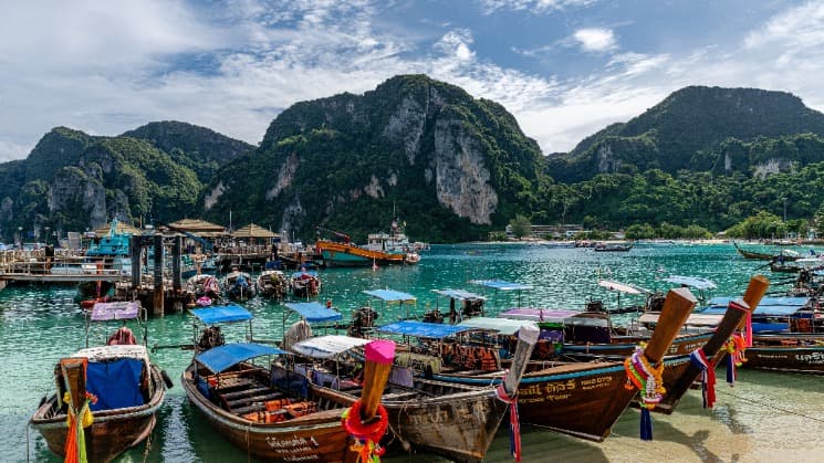 https://cms-travsim-prod.s3.eu-central-1.amazonaws.com/template-phuket-1786875094161.jpg